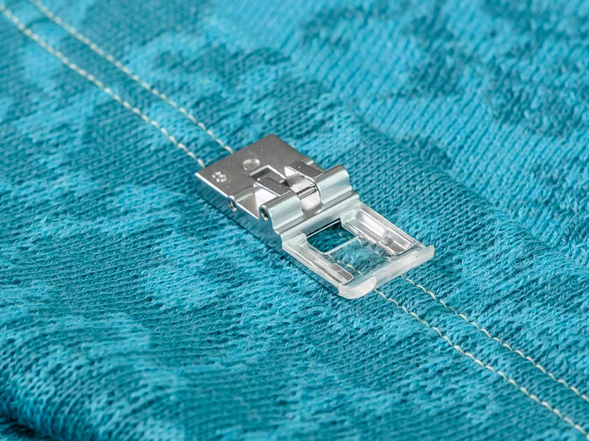 Tvillingsømfot gruppe 7 med transparent front til Janome Cover Pro