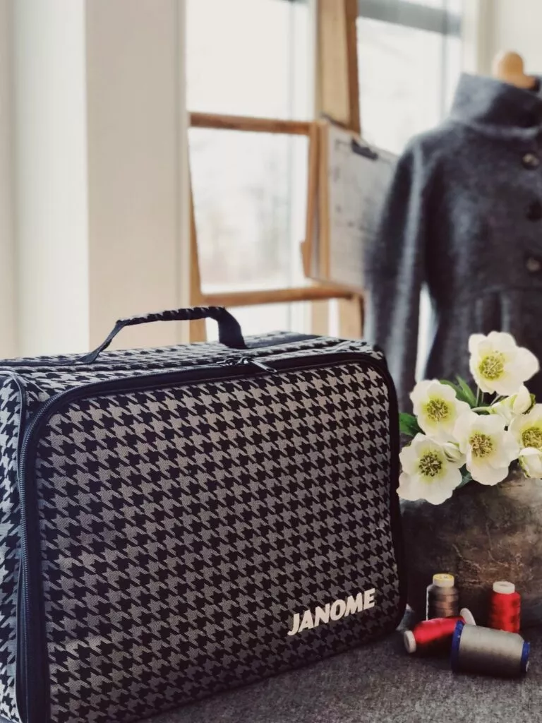 Symaskinbag grå/sort fra Janome