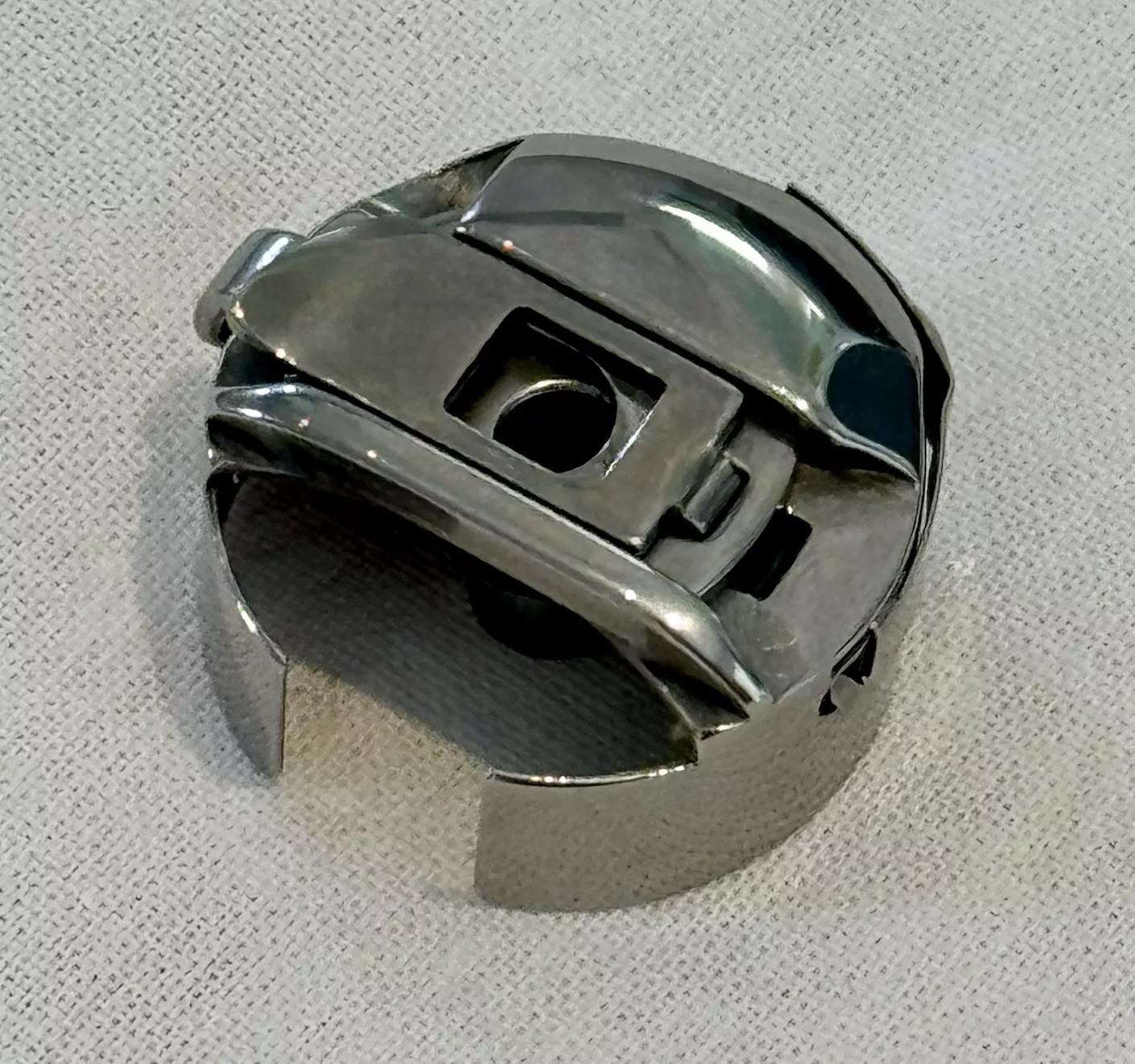 Metall spolehus til Janome HD9