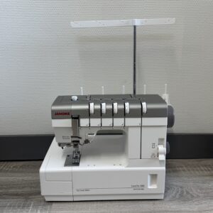 Brukt Janome Cover Pro 3000P - tre år gammel