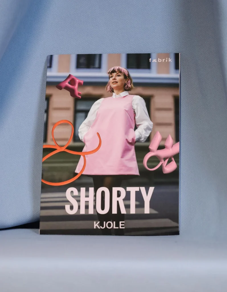 Shorty fra Fæbrik – symønster til kort A-kjole for dame